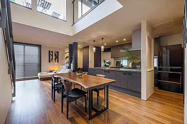 へーベルハウスの施工事例「モダンな3階建てのなかに、ヴィラのような心地よいリゾート空間が広がる家」の画像2