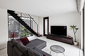 へーベルハウスの施工事例「南側テラスを囲むようにL字型に建物を設計、内と外をつなげて開放的に」の画像3