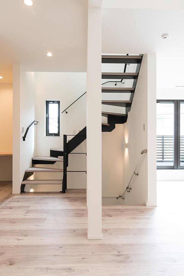 「施工エリア限定!」地元密着57年 株式会社伊庭工務店の公式画像_階段6