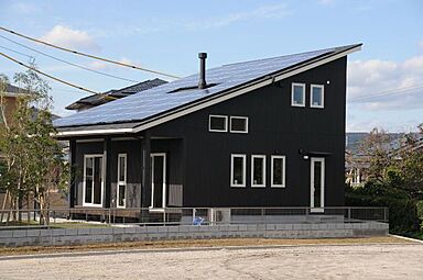 丸和建設株式会社の施工事例「【霧島市 2階建て】28.31坪 薪ストーブがある家」の画像1