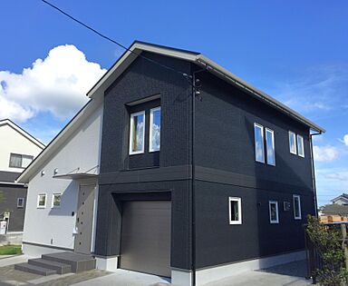 丸和建設株式会社の施工事例「【鹿児島市 2階建て】37.57坪 ビルトインガレージのある家」の画像2