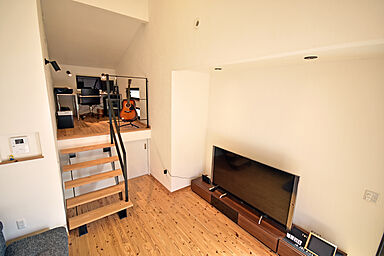 丸和建設株式会社の施工事例「【鹿児島県 平屋】31.18坪 スキップフロアのあるシンプルモダンな家」の画像2