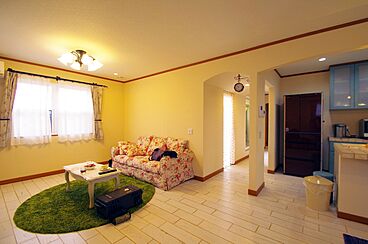 丸和建設株式会社の施工事例「【鹿児島市 2階建て】41.9坪 素朴でアンティークな風合いの家」の画像