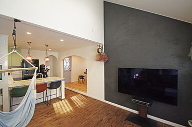 丸和建設株式会社の施工事例「【出水郡 平屋】26.42坪 おしゃれな南欧風外観、ピアノルームがある家」の画像1