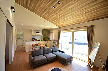 丸和建設株式会社の施工事例「【鹿児島市 平屋】25.05坪 カフェテイストな北欧デザインの家」の画像