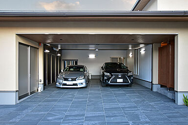 丸和建設株式会社の施工事例「【日置市 平屋】59.74坪 大空間LDKとガレージがある、和モダンな家」の画像2