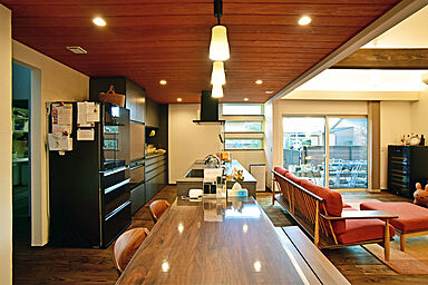 丸和建設株式会社の施工事例「【日置市 平屋】59.74坪 大空間LDKとガレージがある、和モダンな家」の画像3