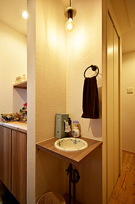 丸和建設株式会社の施工事例「【鹿児島県 2階建て】38.13坪 充実した収納力+2階リビングの家」の画像4