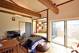 丸和建設株式会社の施工事例「【鹿児島市 平屋】28.77坪 黒い音響熟成木材を使った、小上がり和室のある家」の画像3