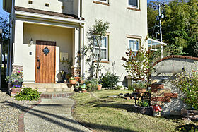 丸和建設株式会社の施工事例「【薩摩川内市 2階建て】30.91坪 教会のようなお洒落な北欧デザインの家」の画像2