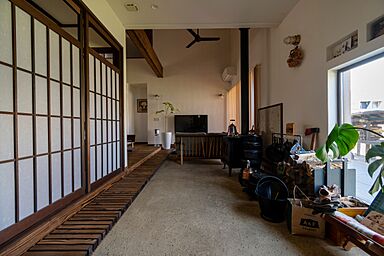 丸和建設株式会社の施工事例「【鹿児島県 平屋】42.7坪(141.19㎡)土間リビングと離れがある家」の画像2