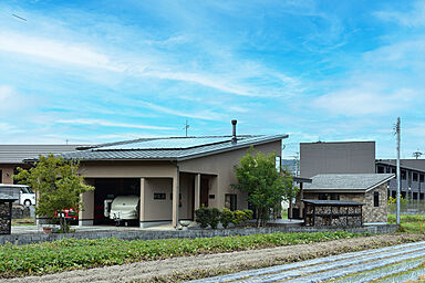 丸和建設株式会社の施工事例「【鹿児島県 平屋】42.7坪(141.19㎡)土間リビングと離れがある家」の画像8