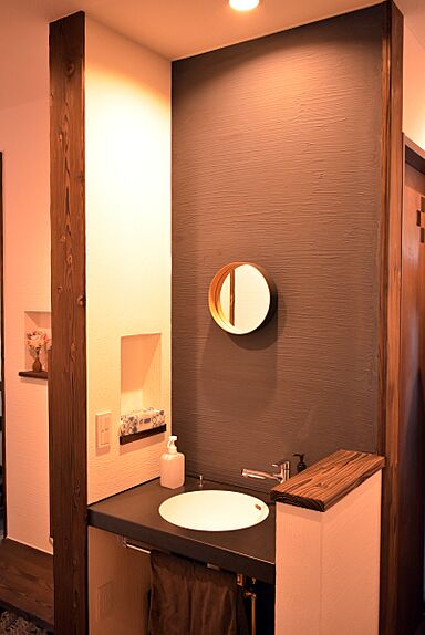 丸和建設株式会社の施工事例「【鹿児島市 2階建て】28.18坪(93.16㎡)書斎を備えた真壁風和モダンの家」の画像2