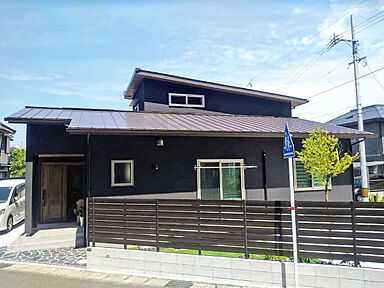 丸和建設株式会社の施工事例「【鹿児島市 2階建て】28.18坪(93.16㎡)書斎を備えた真壁風和モダンの家」の画像3