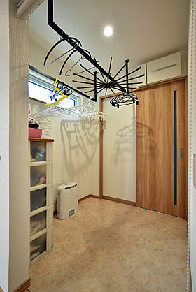 丸和建設株式会社の施工事例「【垂水市 平屋】29.43坪(97.30㎡)趣味専用部屋やタイルデッキがある平屋」の画像7