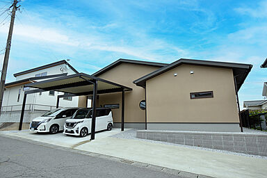 丸和建設株式会社の施工事例「【日置市 平屋】30.49坪(100.82㎡)ロフトやシューズ棚など拘りの平屋」の画像1