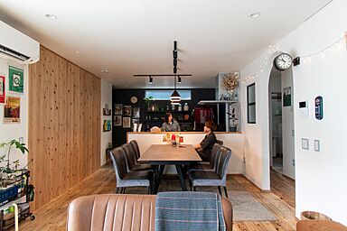 丸和建設株式会社の施工事例「【鹿児島市 2階建て】28.93坪(95.64㎡)隠し扉を設けた遊び心溢れる家」の画像