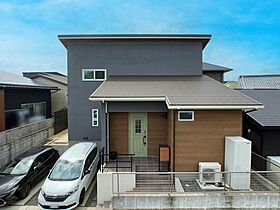 丸和建設株式会社の施工事例「【鹿児島市 2階建て】28.93坪(95.64㎡)隠し扉を設けた遊び心溢れる家」の画像2