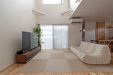 丸和建設株式会社の施工事例「【鹿児島市 2階建て】32.99坪(109.09㎡)吹き抜けで開放感あふれる空間」の画像