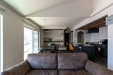 丸和建設株式会社の施工事例「【鹿児島市 平屋】29.49坪(97.50㎡)グレイッシュカラーが目を惹く平屋」の画像2