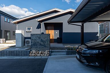 丸和建設株式会社の施工事例「【鹿児島市 平屋】29.49坪(97.50㎡)グレイッシュカラーが目を惹く平屋」の画像3