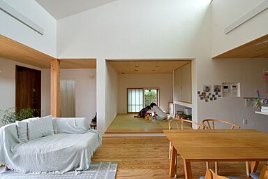 丸和建設株式会社の施工事例「【霧島市 平屋】33.31坪(110.13㎡)土間を介して外と繋がる平屋」の画像2