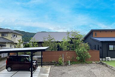 丸和建設株式会社の施工事例「【霧島市 平屋】33.31坪(110.13㎡)土間を介して外と繋がる平屋」の画像4