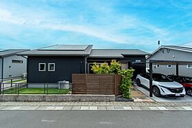 丸和建設株式会社の施工事例「【霧島市 平屋】32.37坪(107.03㎡)造作家具や照明にもこだわった平屋」のメイン画像