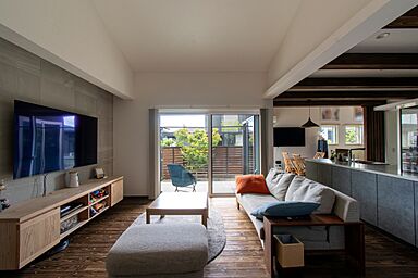 丸和建設株式会社の施工事例「【霧島市 平屋】32.37坪(107.03㎡)造作家具や照明にもこだわった平屋」の画像2