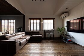 丸和建設株式会社の施工事例「【鹿屋市 平屋】33.19坪(109.73㎡)黒い塗り壁が映えるシックな平屋」の画像2