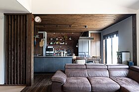 丸和建設株式会社の施工事例「【鹿屋市 平屋】33.19坪(109.73㎡)黒い塗り壁が映えるシックな平屋」の画像3