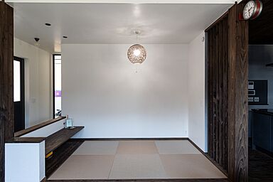 丸和建設株式会社の施工事例「【鹿屋市 平屋】33.19坪(109.73㎡)黒い塗り壁が映えるシックな平屋」の画像5