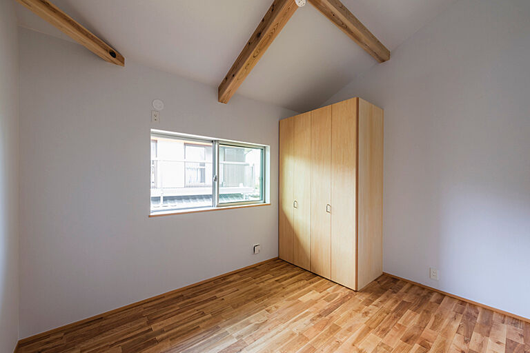 長寿命で省エネ・自然素材の木の家を丁寧におつくりする西東京市の工務店 岡庭建設株式会社の公式画像_洋室4