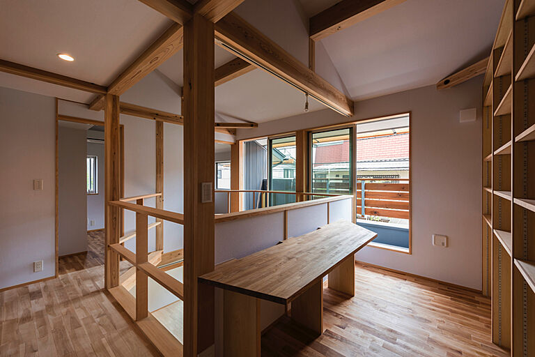 長寿命で省エネ・自然素材の木の家を丁寧におつくりする西東京市の工務店 岡庭建設株式会社の公式画像_階段5