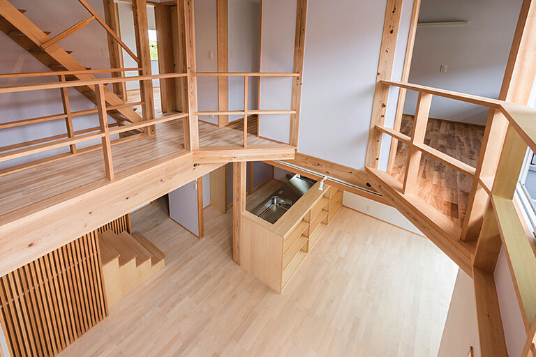 長寿命で省エネ・自然素材の木の家を丁寧におつくりする西東京市の工務店 岡庭建設株式会社の公式画像_階段6