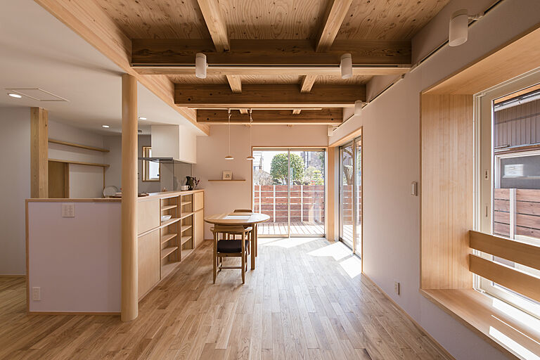 長寿命で省エネ・自然素材の木の家を丁寧におつくりする西東京市の工務店 岡庭建設株式会社の公式画像_リビング2