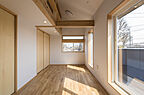 木の家スタイルの洋室 長寿命で省エネ・自然素材の木の家を丁寧におつくりする西東京市の工務店 岡庭建設株式会社の事例画像