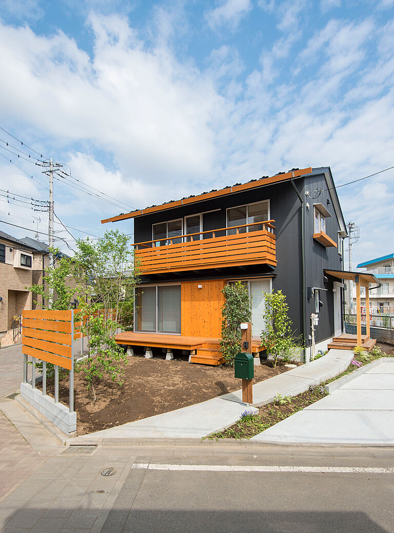 長寿命で省エネ・自然素材の木の家を丁寧におつくりする西東京市の工務店 岡庭建設株式会社の公式画像_外観2