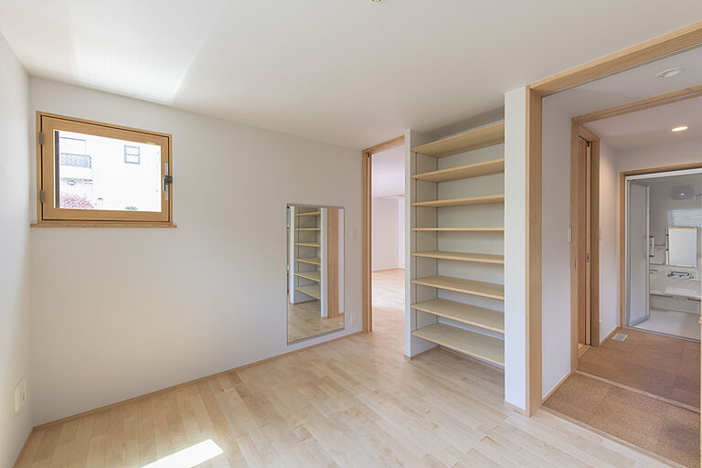 長寿命で省エネ・自然素材の木の家を丁寧におつくりする西東京市の工務店 岡庭建設株式会社の公式画像_洋室4