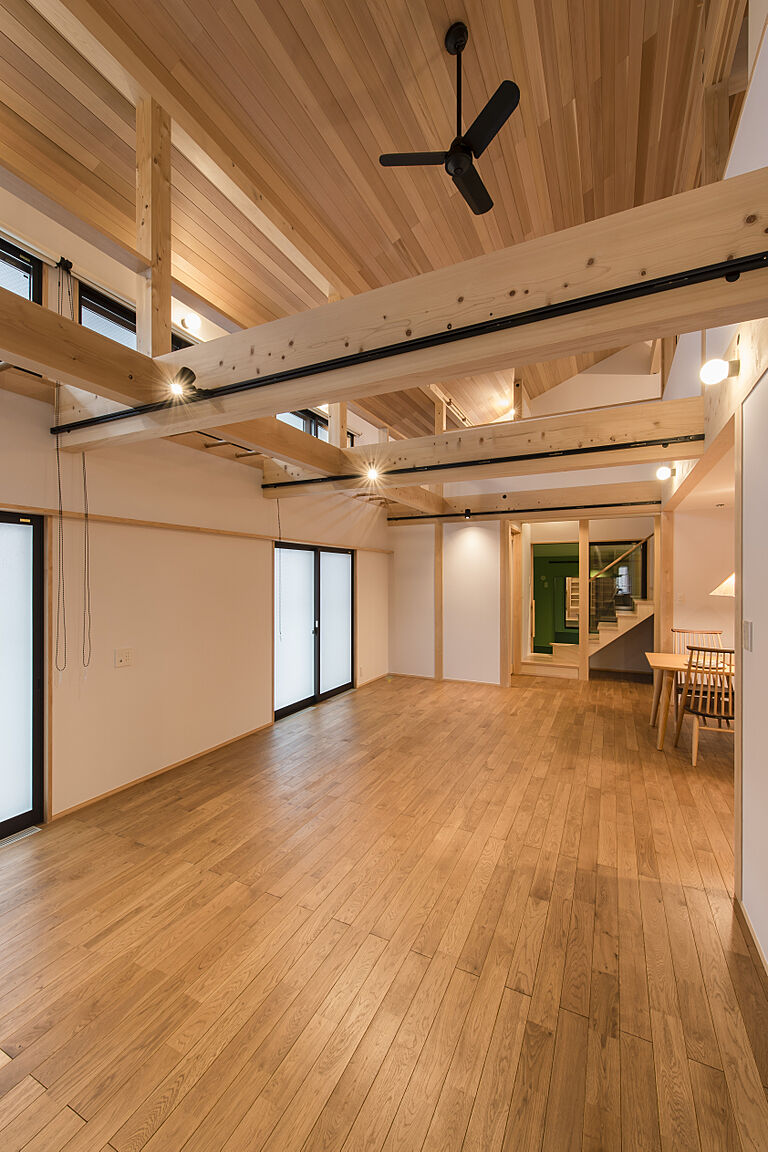 長寿命で省エネ・自然素材の木の家を丁寧におつくりする西東京市の工務店 岡庭建設株式会社の公式画像_リビング5