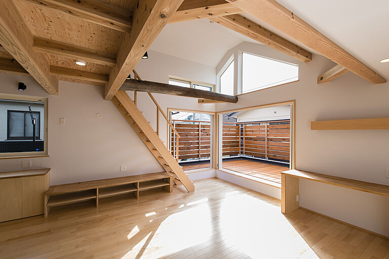 長寿命で省エネ・自然素材の木の家を丁寧におつくりする西東京市の工務店 岡庭建設株式会社の公式画像_リビング2