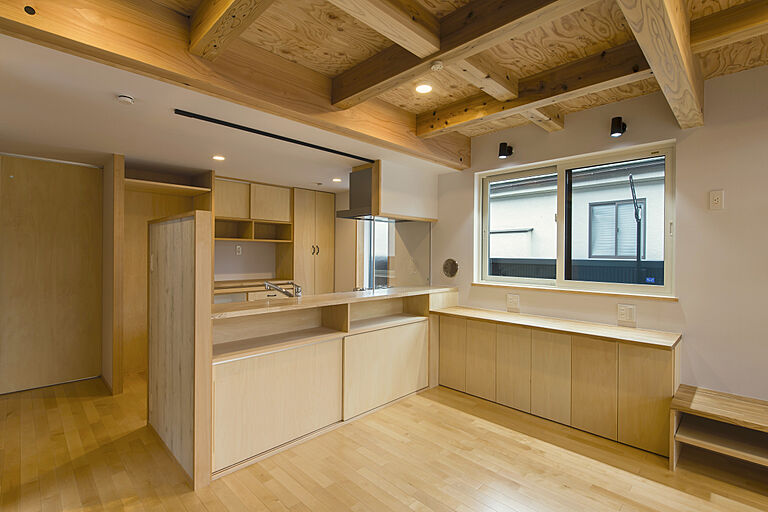 長寿命で省エネ・自然素材の木の家を丁寧におつくりする西東京市の工務店 岡庭建設株式会社の公式画像_キッチン5