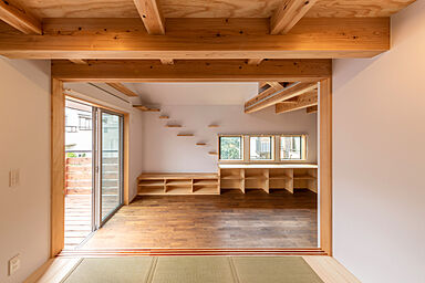 長寿命で省エネ・自然素材の木の家を丁寧におつくりする西東京市の工務店 岡庭建設株式会社の施工事例「愛猫と一緒にここちよく暮らす住まい【ねいここの家】」の画像