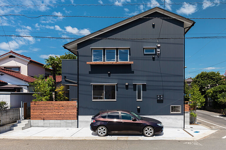 長寿命で省エネ・自然素材の木の家を丁寧におつくりする西東京市の工務店 岡庭建設株式会社の公式画像_外観2