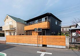 長寿命で省エネ・自然素材の木の家を丁寧におつくりする西東京市の工務店 岡庭建設株式会社の施工事例「奥様こだわりのアイランドキッチンに集う【ひなたもようの家】」の画像1