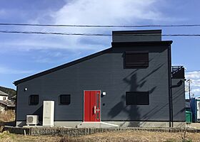 株式会社上村工務店の施工事例「バリアフリーを叶えた大理石調フロアタイルのお家(伊勢市)」の画像6