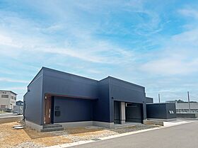 株式会社上村工務店の施工事例「ガレージ&土間のある平屋」のメイン画像