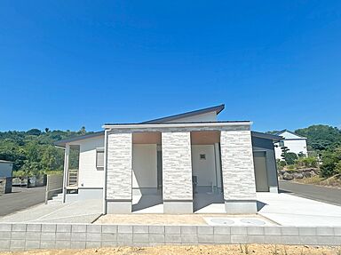 株式会社上村工務店の施工事例「シンプルで上質なくつろぎの平屋」の画像