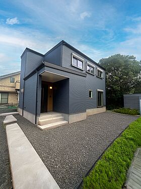 株式会社上村工務店の施工事例「志摩で暮らす等身大の住まい」のメイン画像