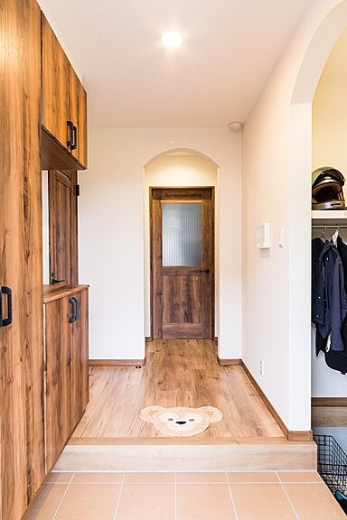 株式会社 君津住宅の施工事例「大人かわいいアメリカンスタイル&ビルトインガレージのある住まい」の画像3